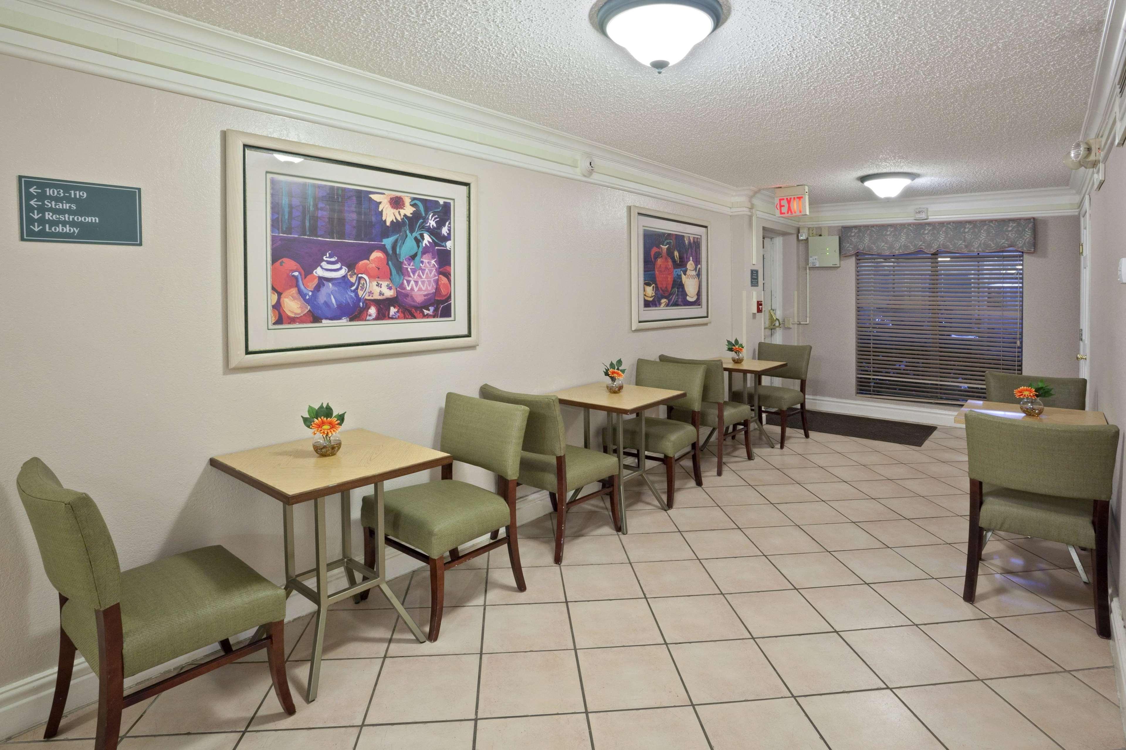La Quinta Inn By Wyndham Omaha West Exterior foto