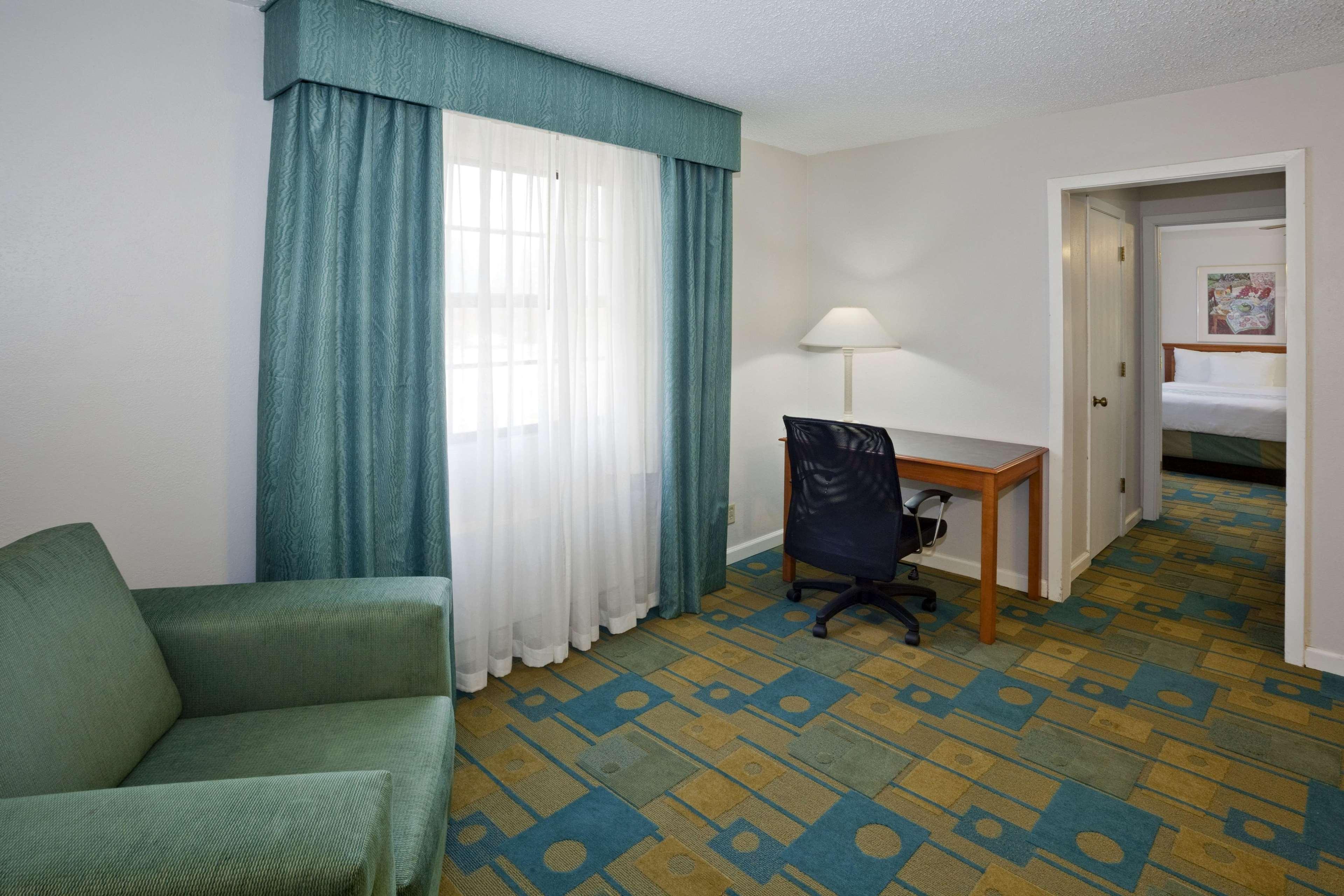 La Quinta Inn By Wyndham Omaha West Exterior foto