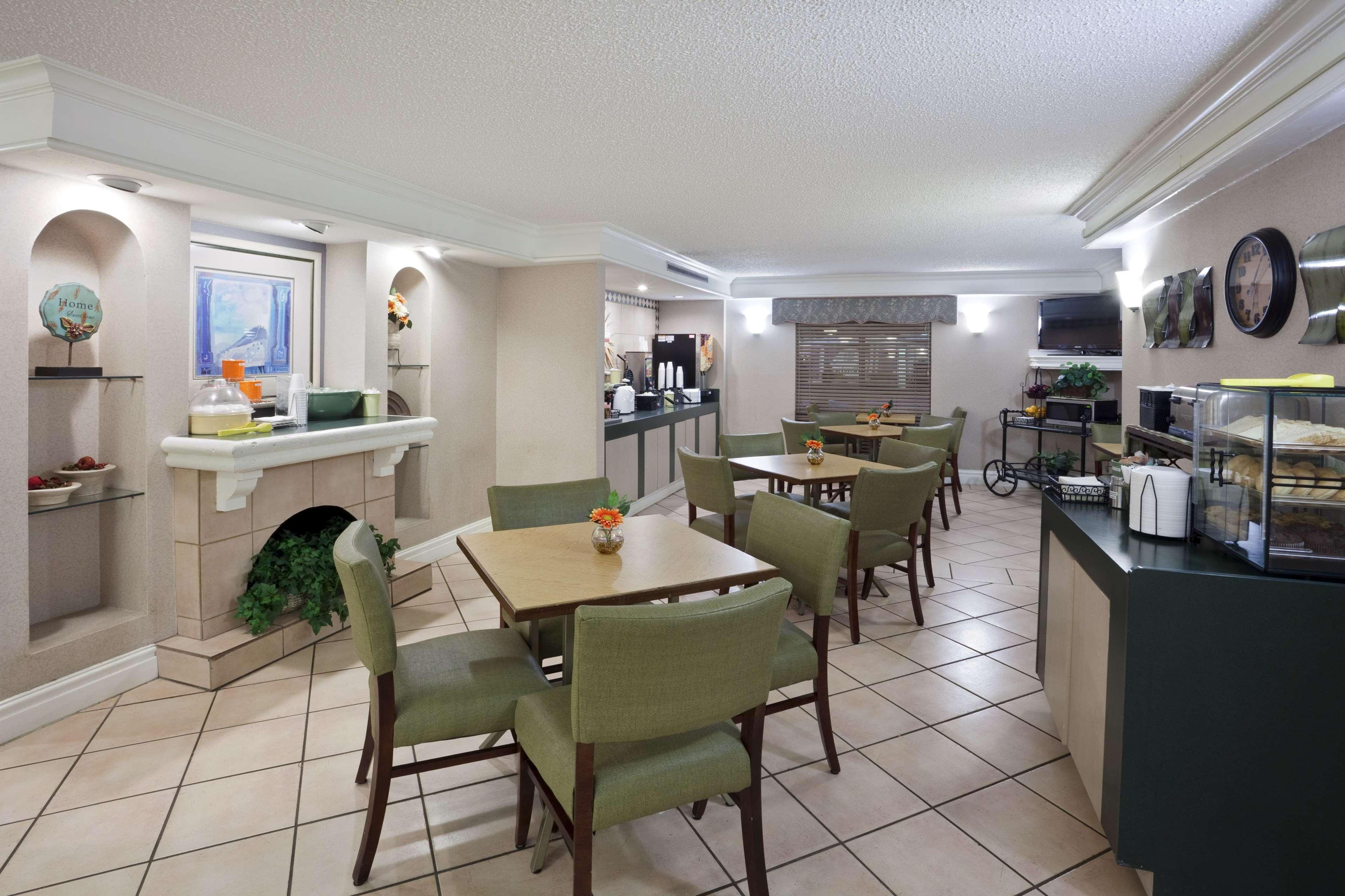 La Quinta Inn By Wyndham Omaha West Exterior foto